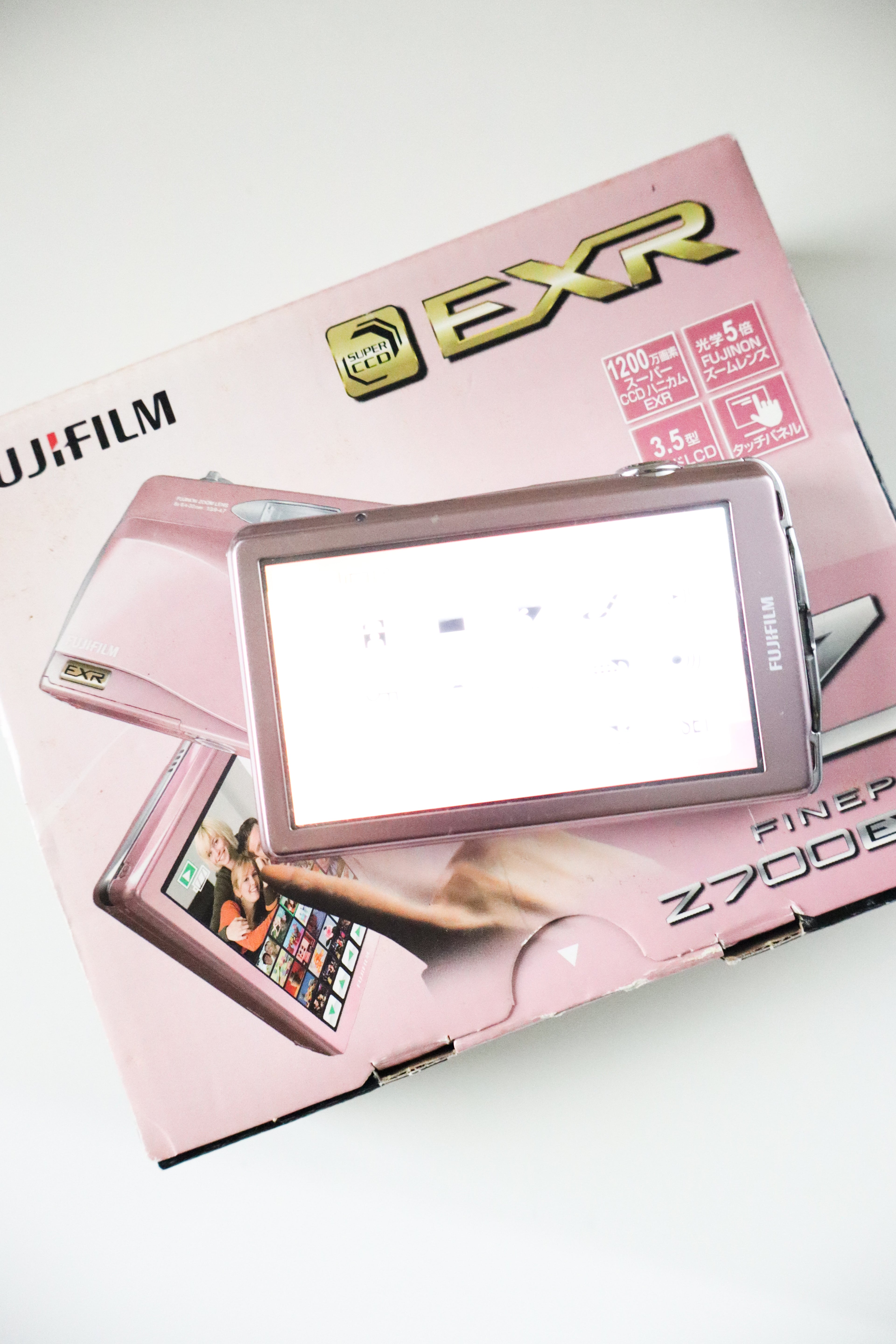 Fujifilm Finepix Z700EXR (Rare Pink, Boxed)