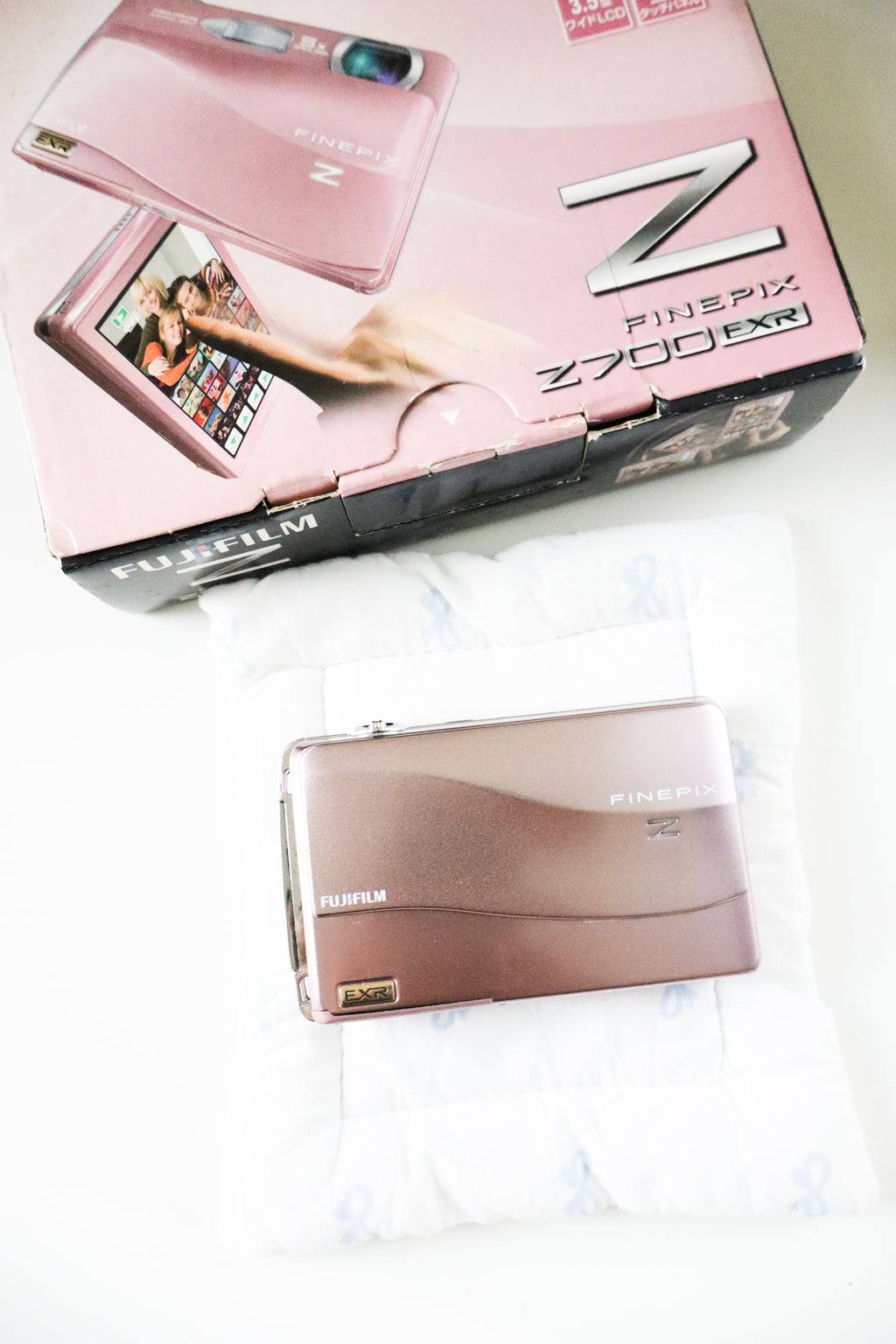 Fujifilm Finepix Z700EXR (Rare Pink, Boxed)
