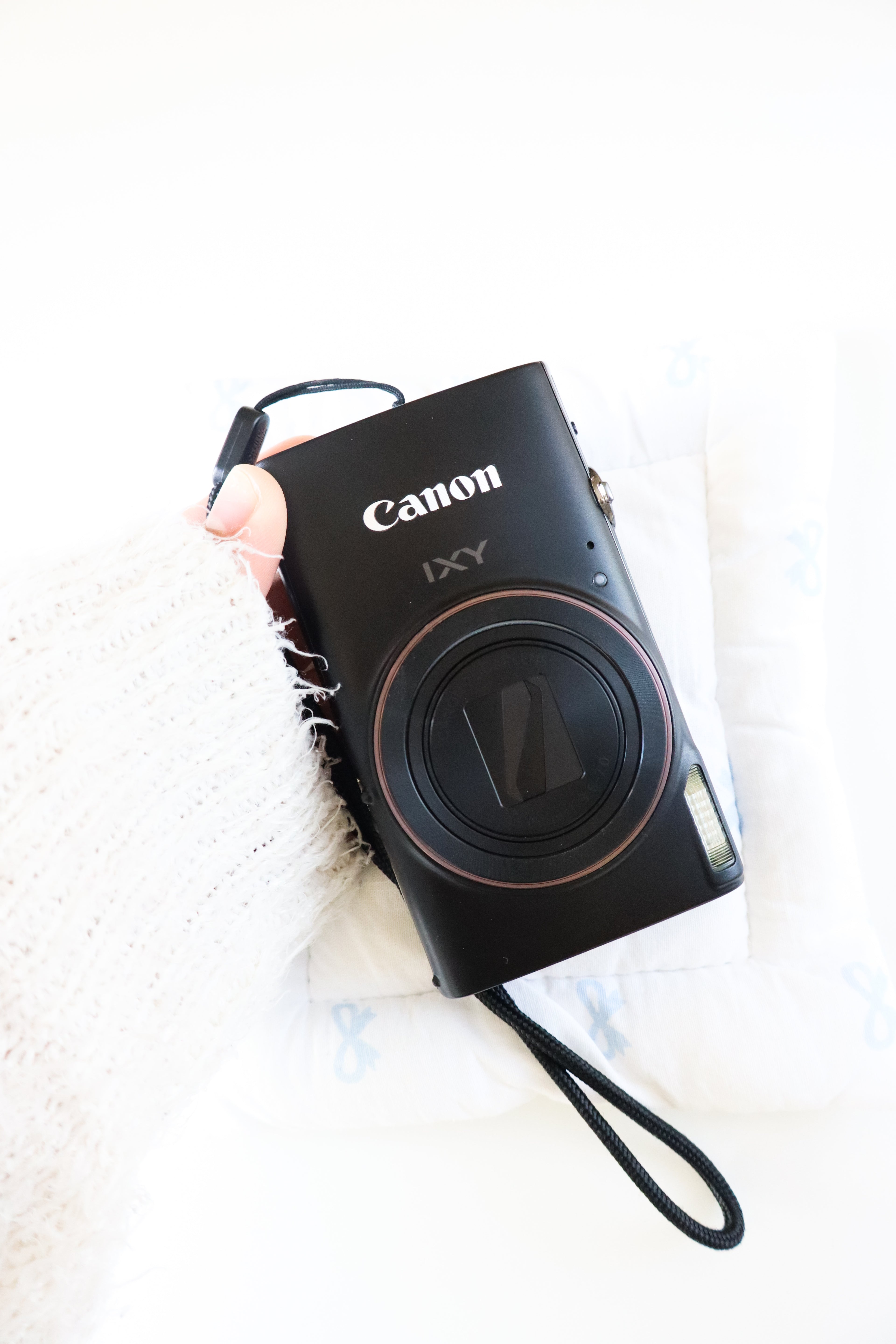 Canon IXY 650