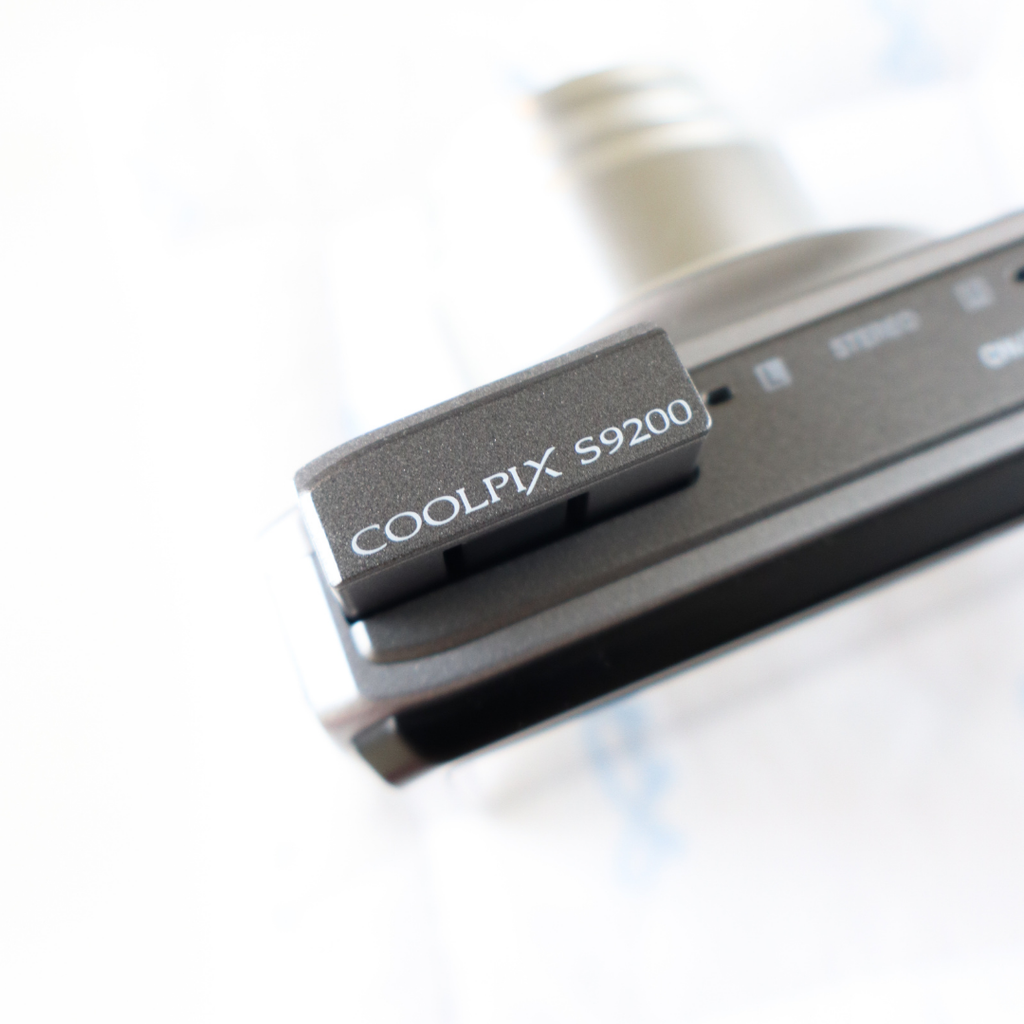 Nikon Coolpix S9200 (like new, boxed)