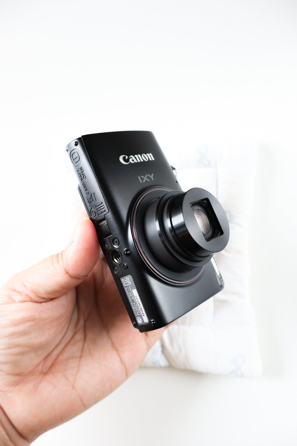 Canon IXY 650
