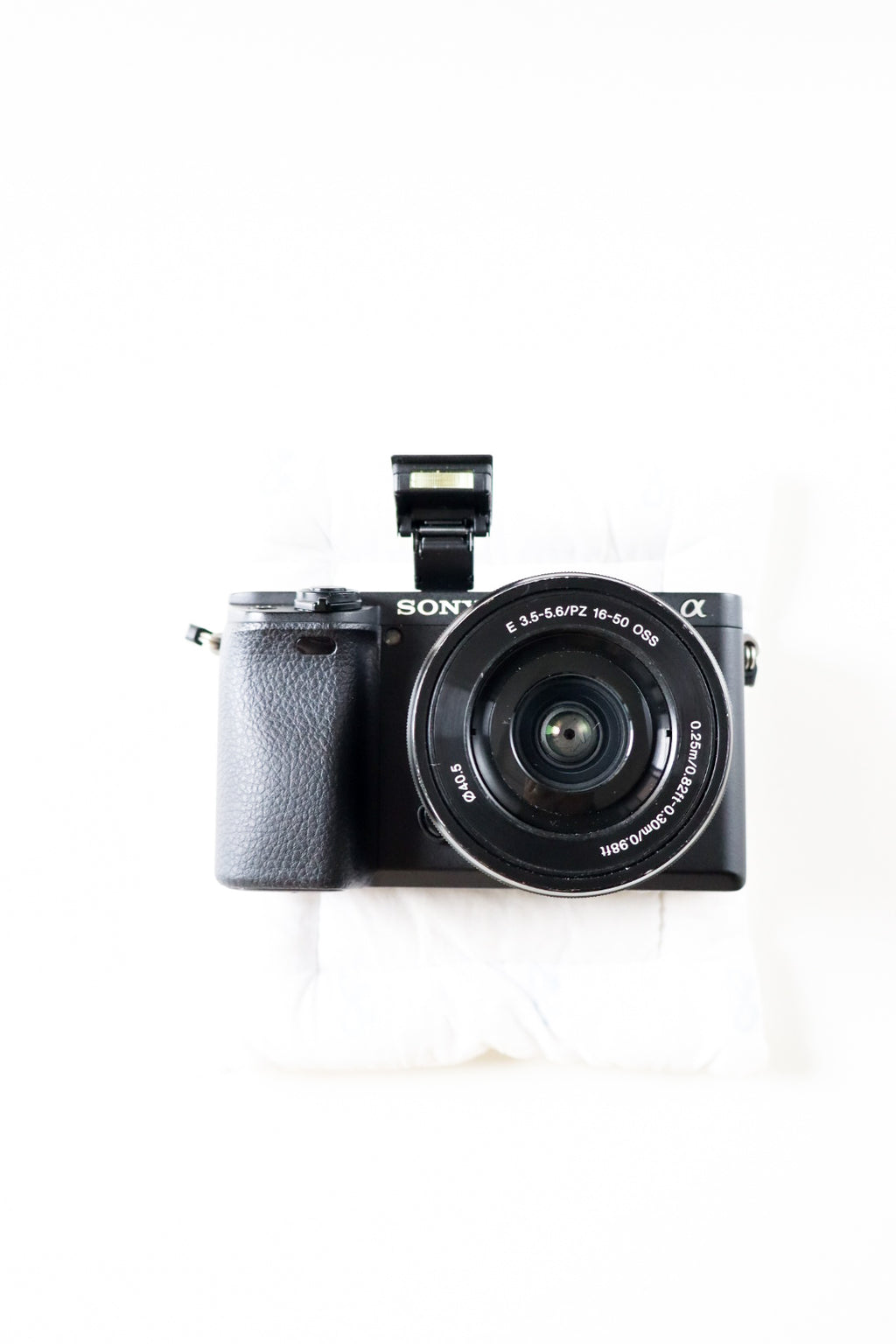 Sony a6400 + 16-50mm Lens | Boxed Complete + FREE Extension Tubes