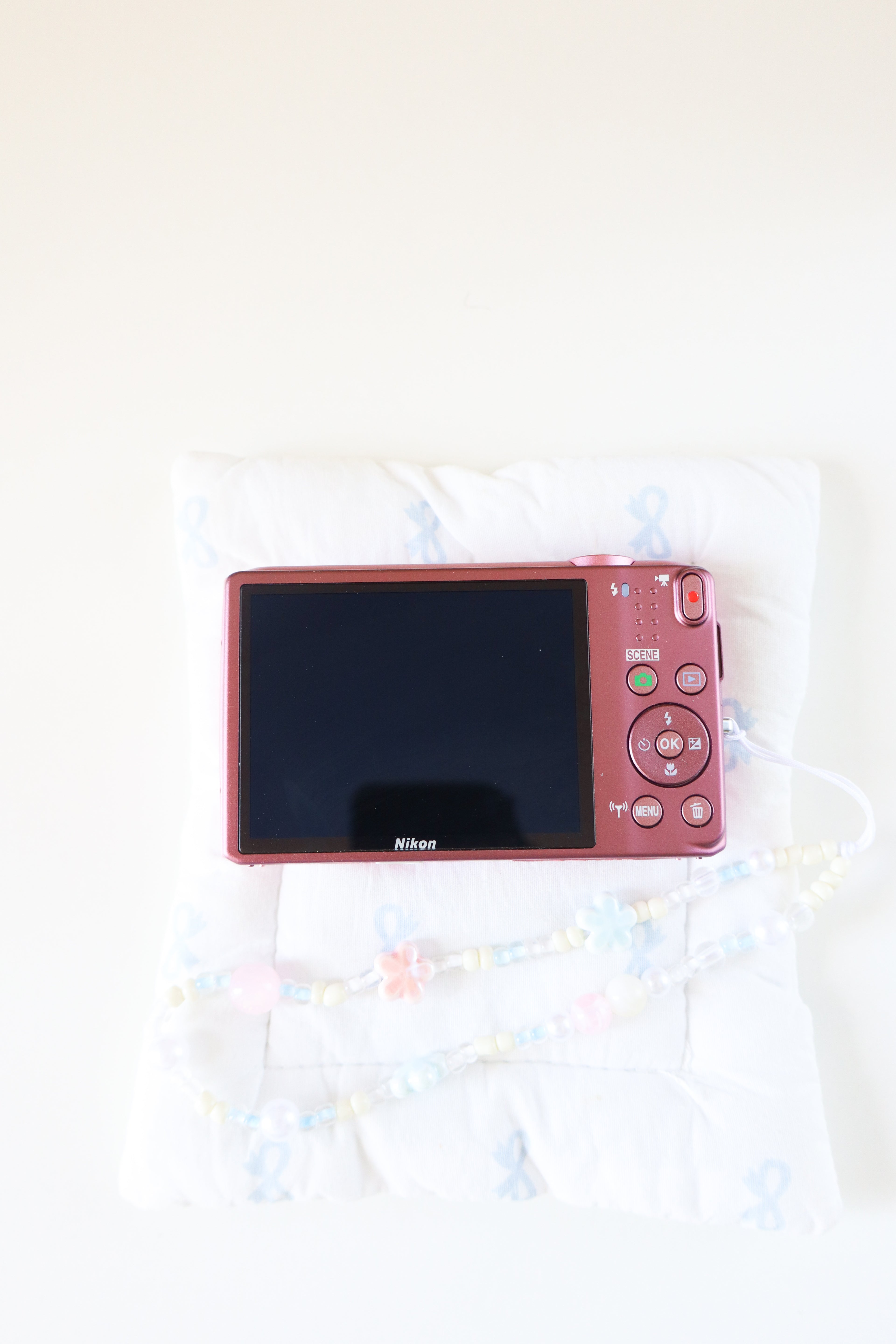 Nikon Coolpix S6800