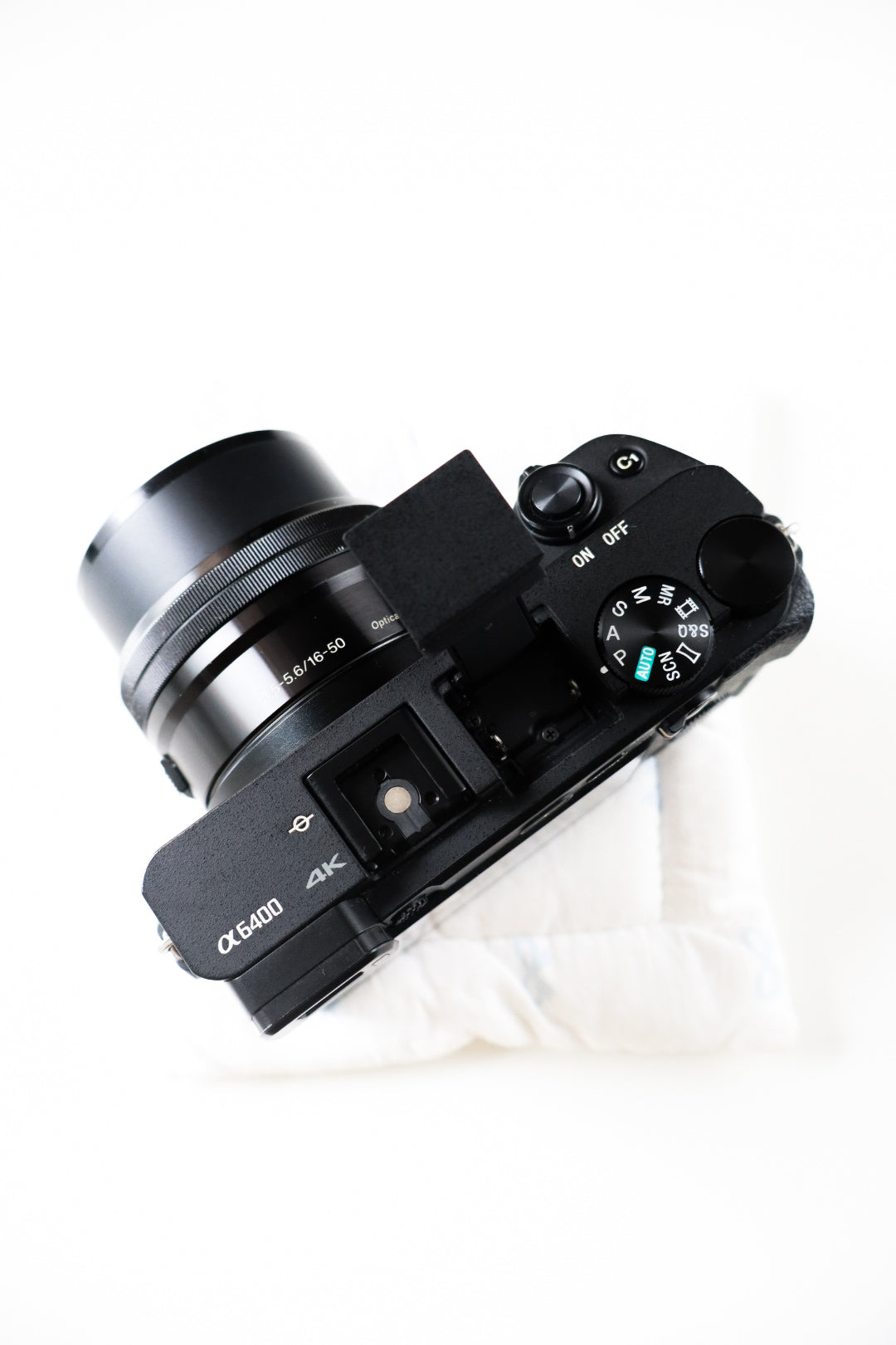 Sony a6400 + 16-50mm Lens | Boxed Complete + FREE Extension Tubes