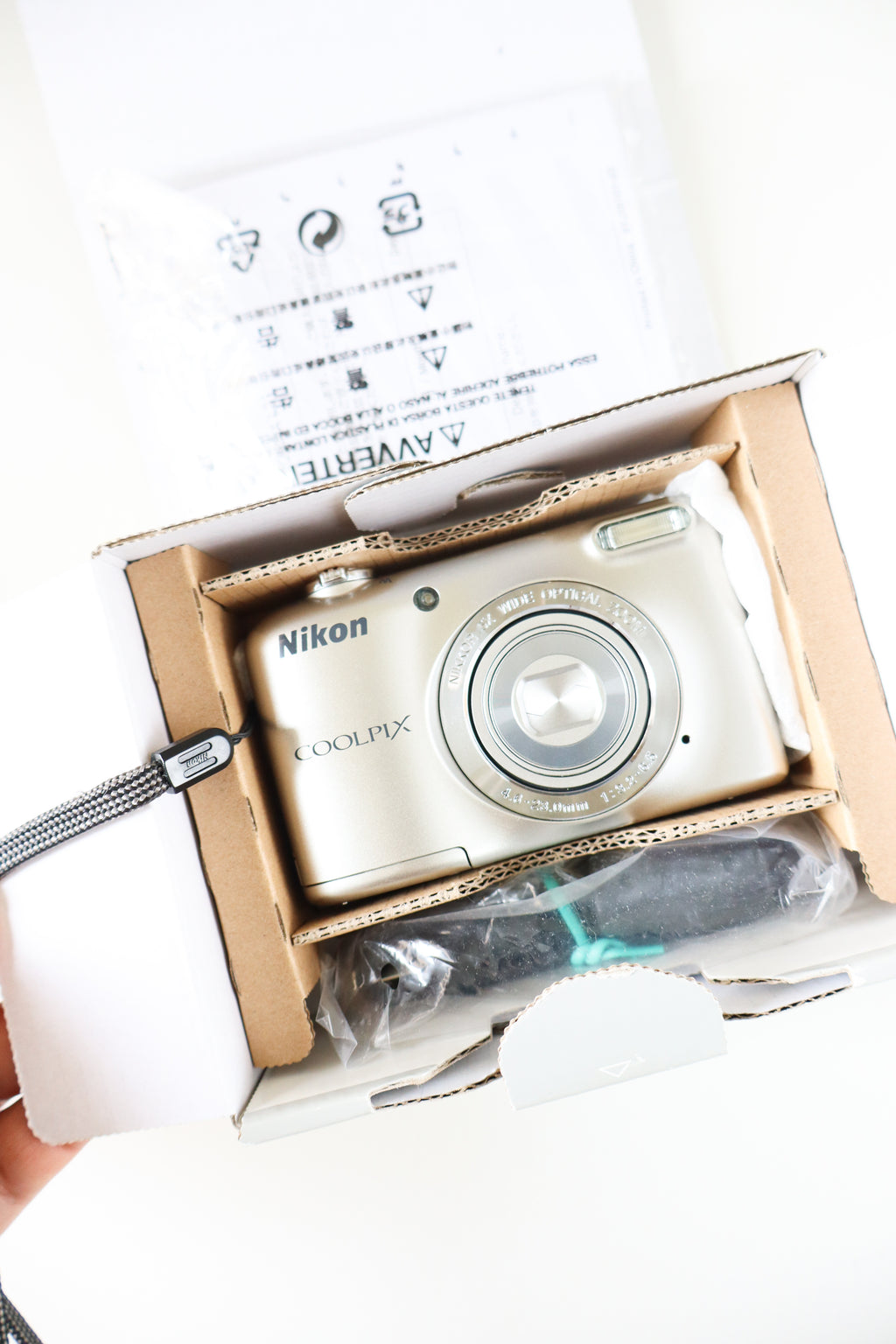 Nikon Coolpix L31 (Champagne, Boxed)