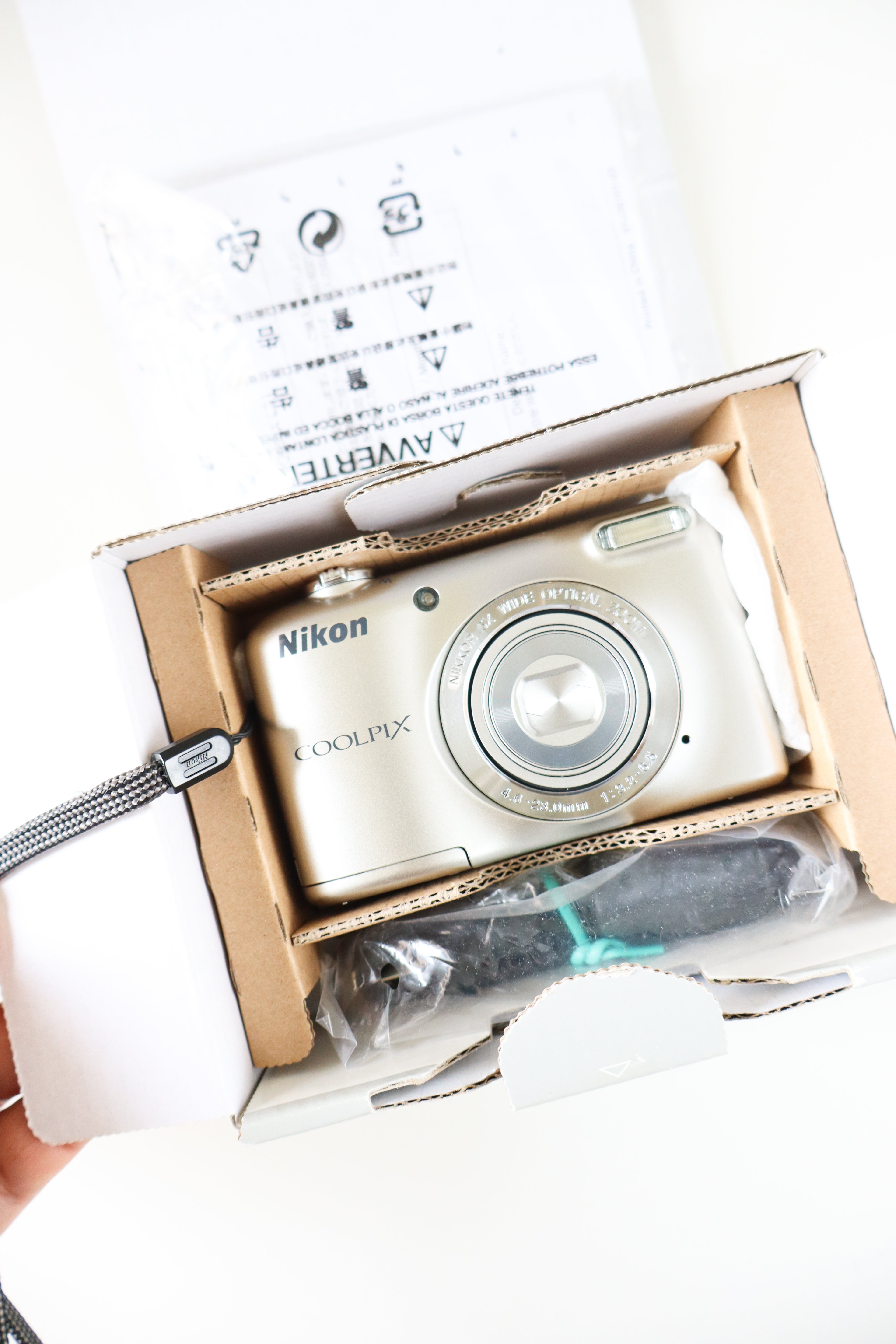 Nikon Coolpix L31 (Champagne, Boxed)