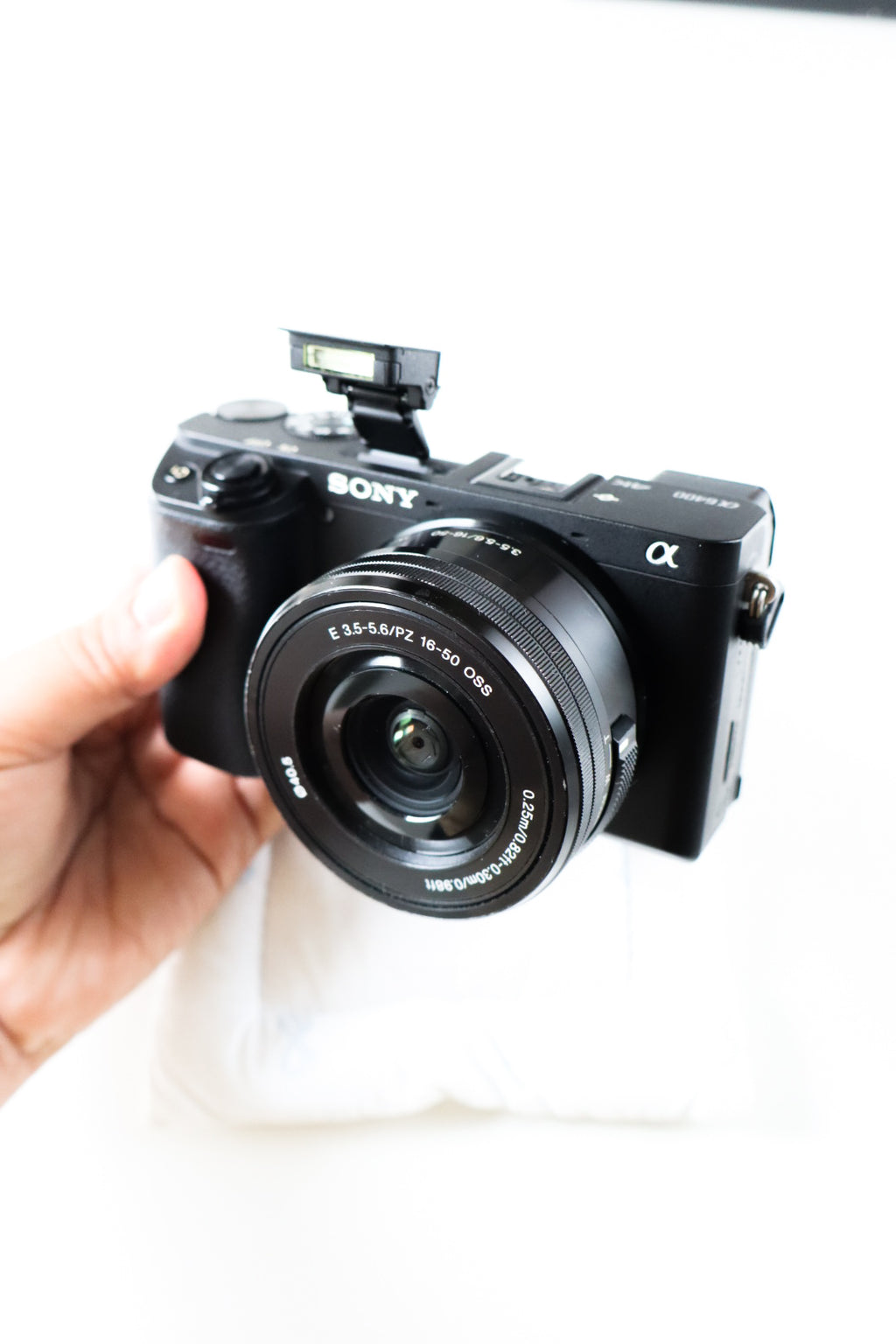 Sony a6400 + 16-50mm Lens | Boxed Complete + FREE Extension Tubes