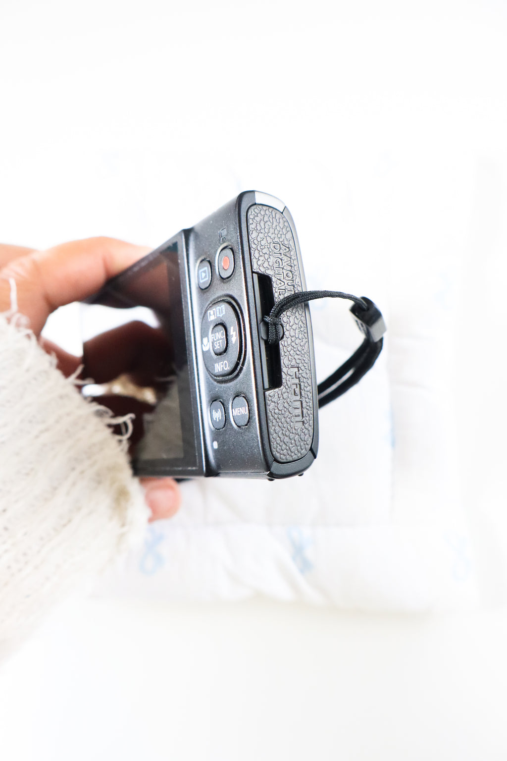 Canon IXY 650