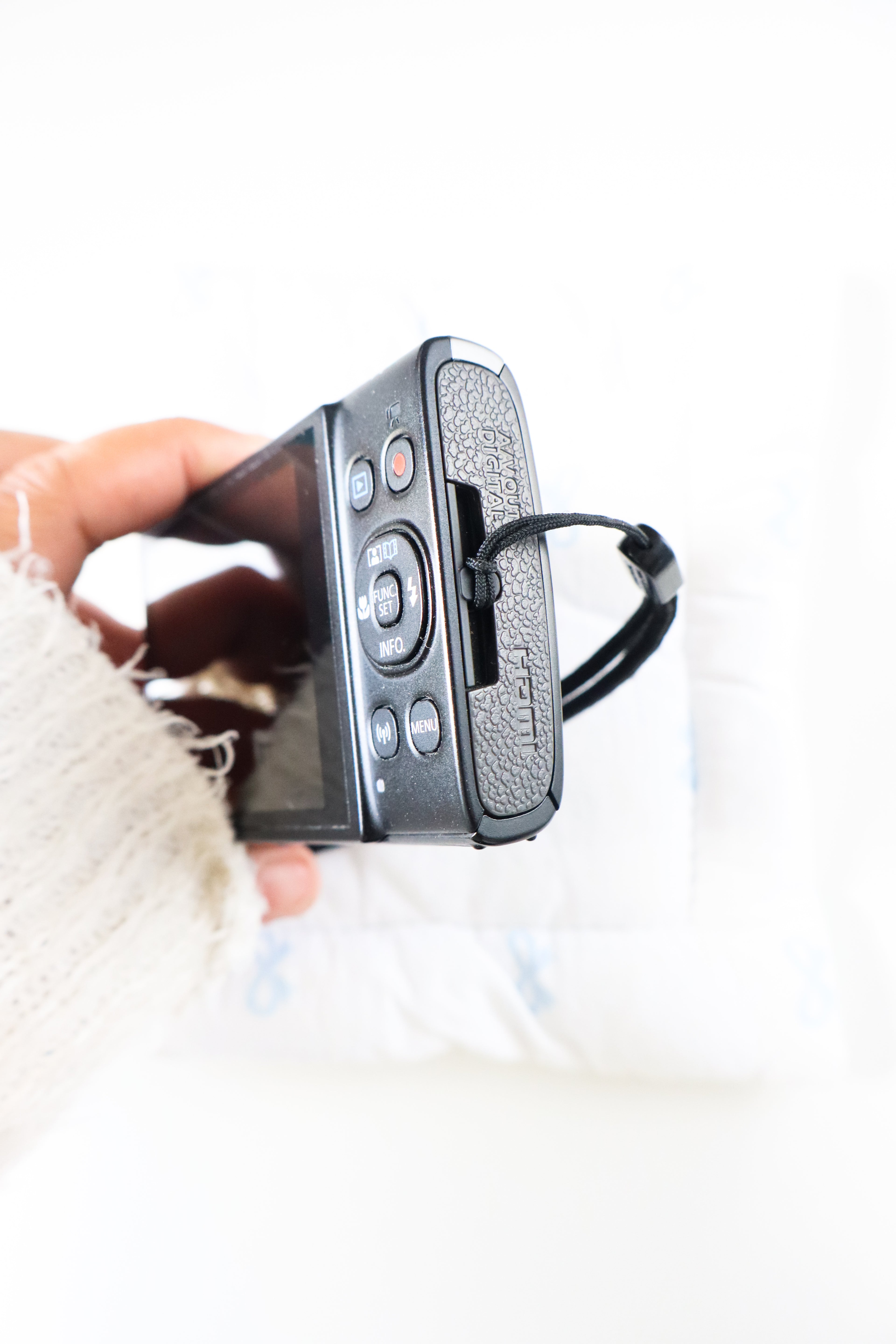 Canon IXY 650