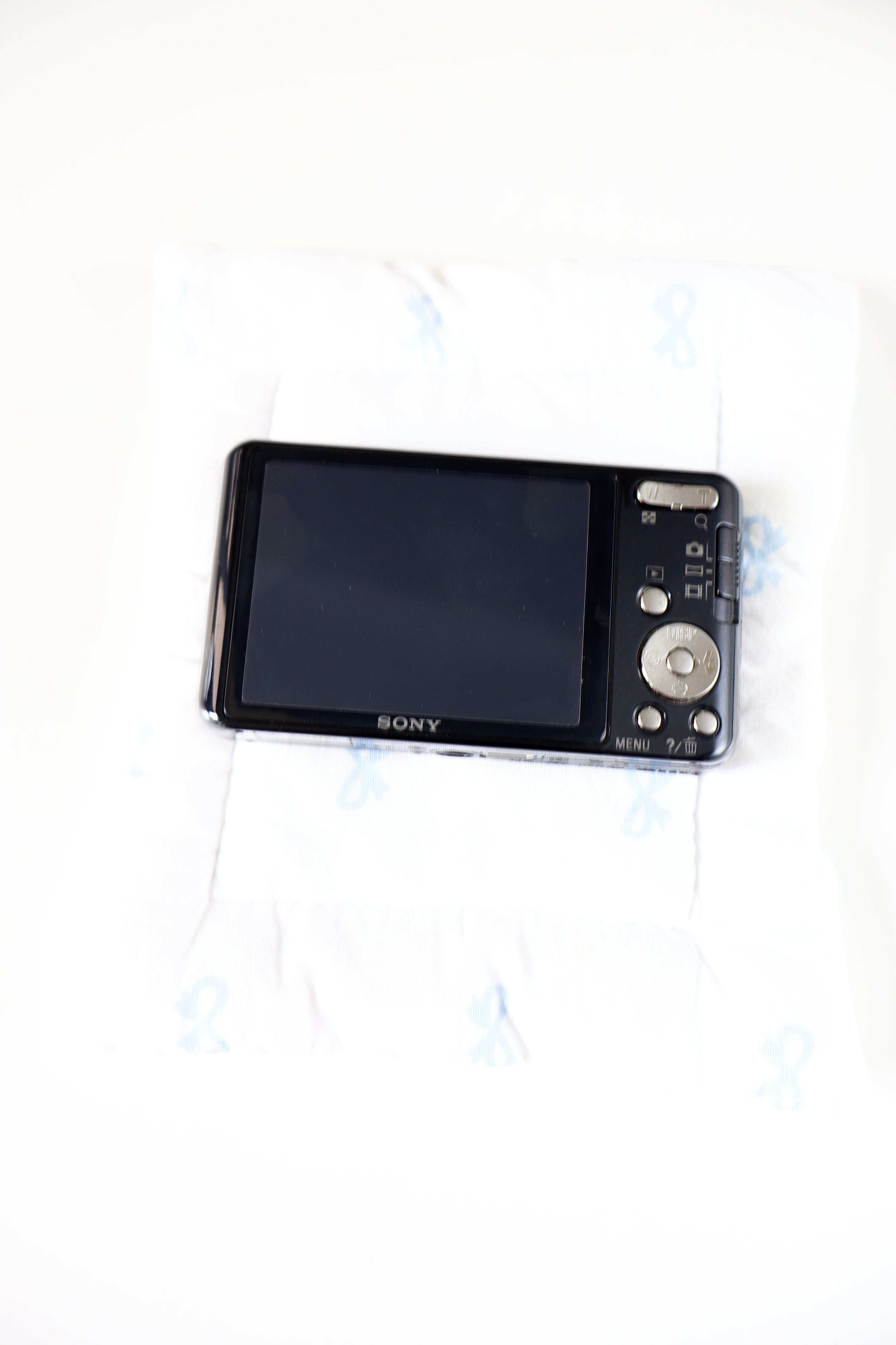 Sony Cybershot DSC-W570 (Black)