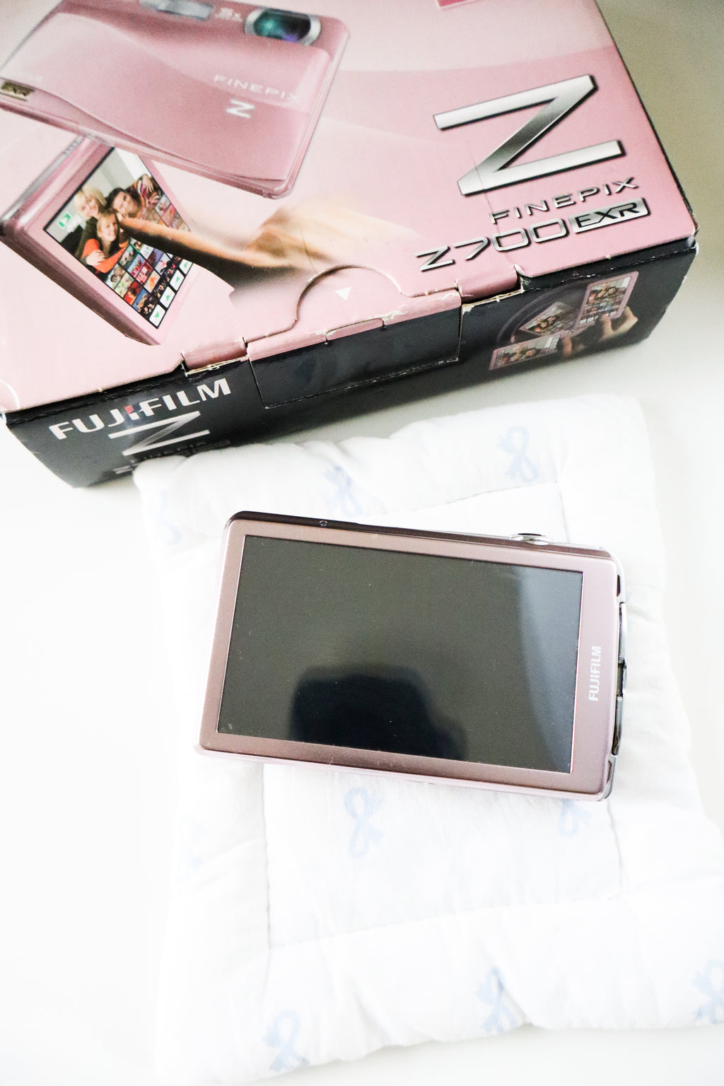 Fujifilm Finepix Z700EXR (Rare Pink, Boxed)