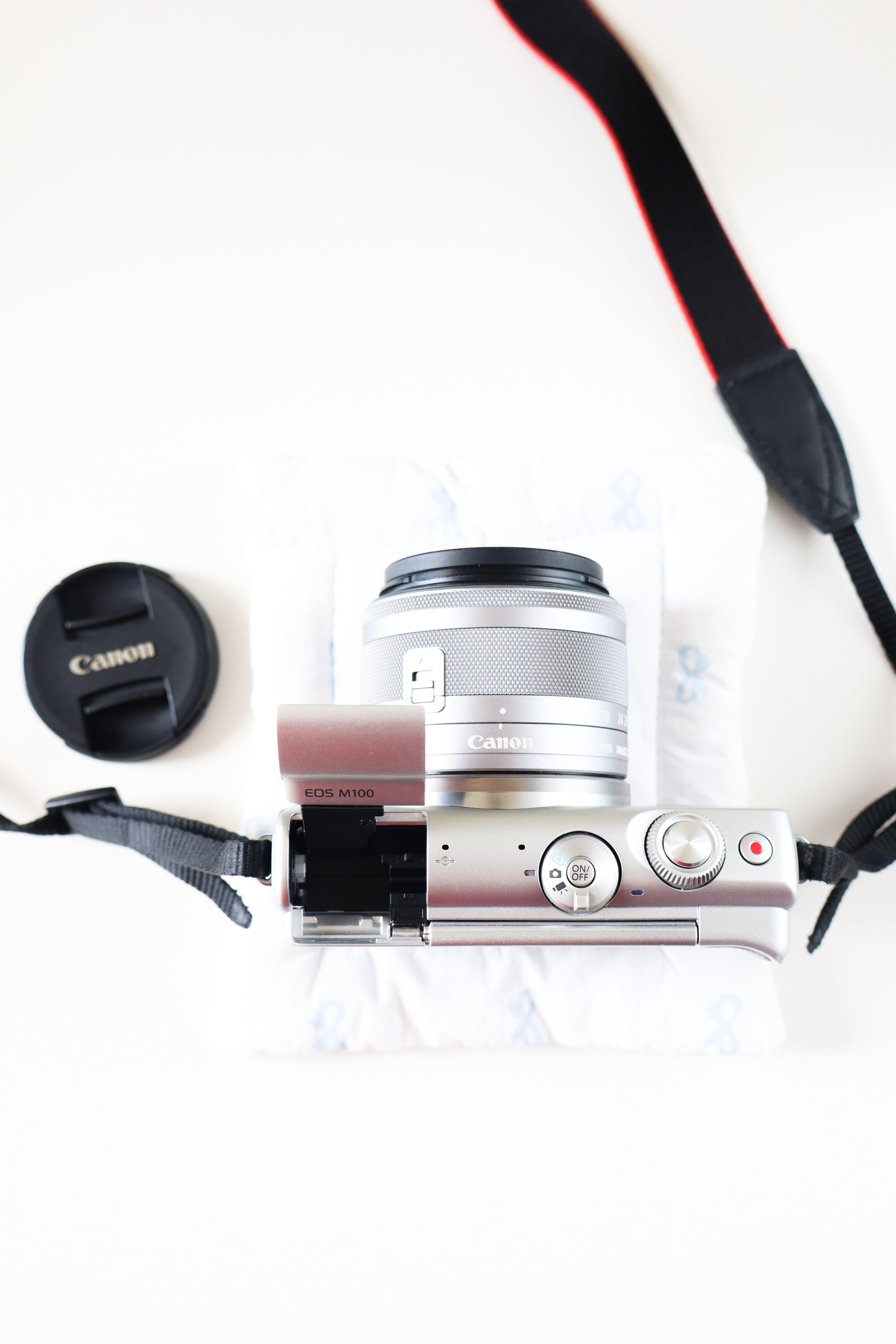 Canon EOS M100