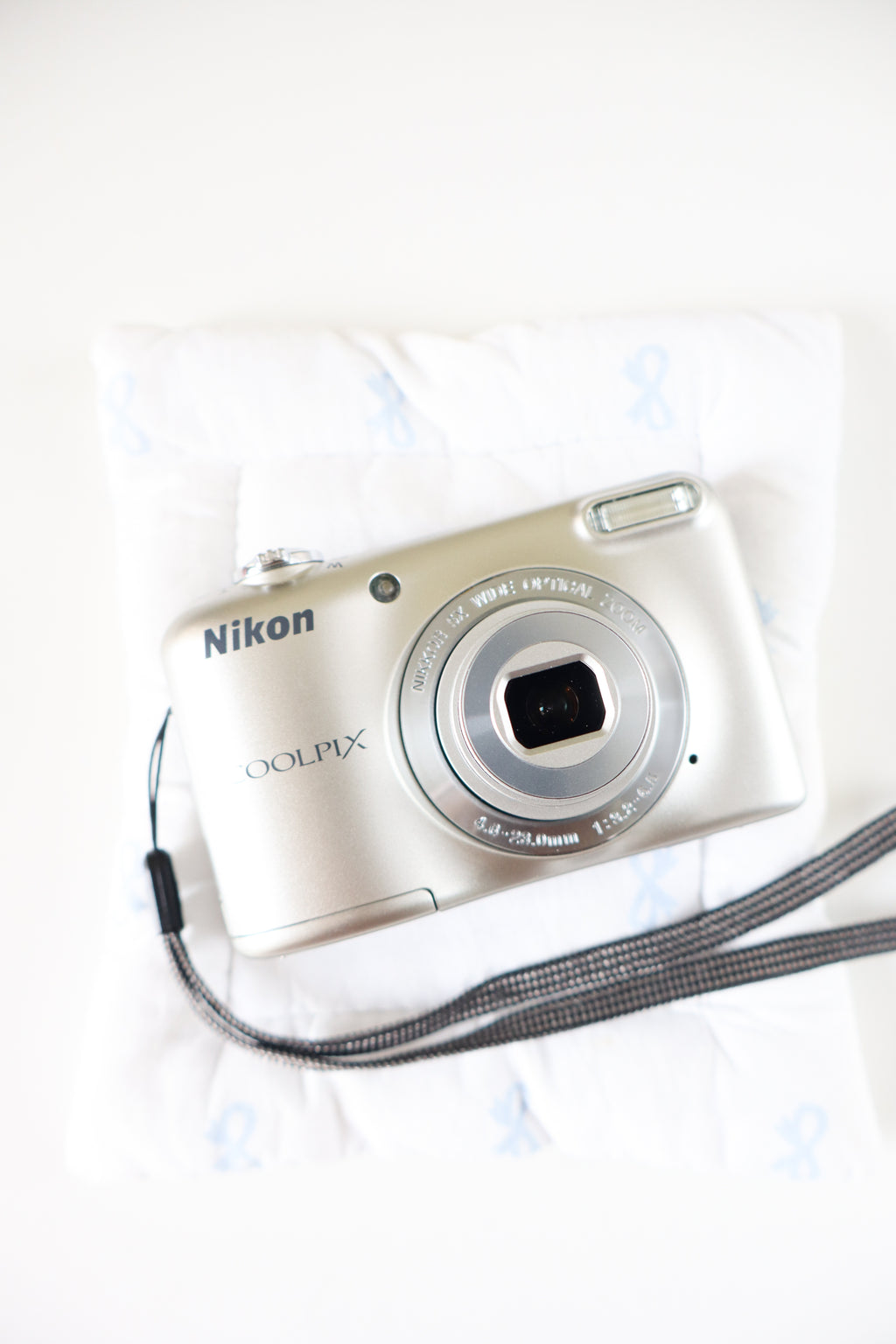 Nikon Coolpix L31 (Champagne, Boxed)