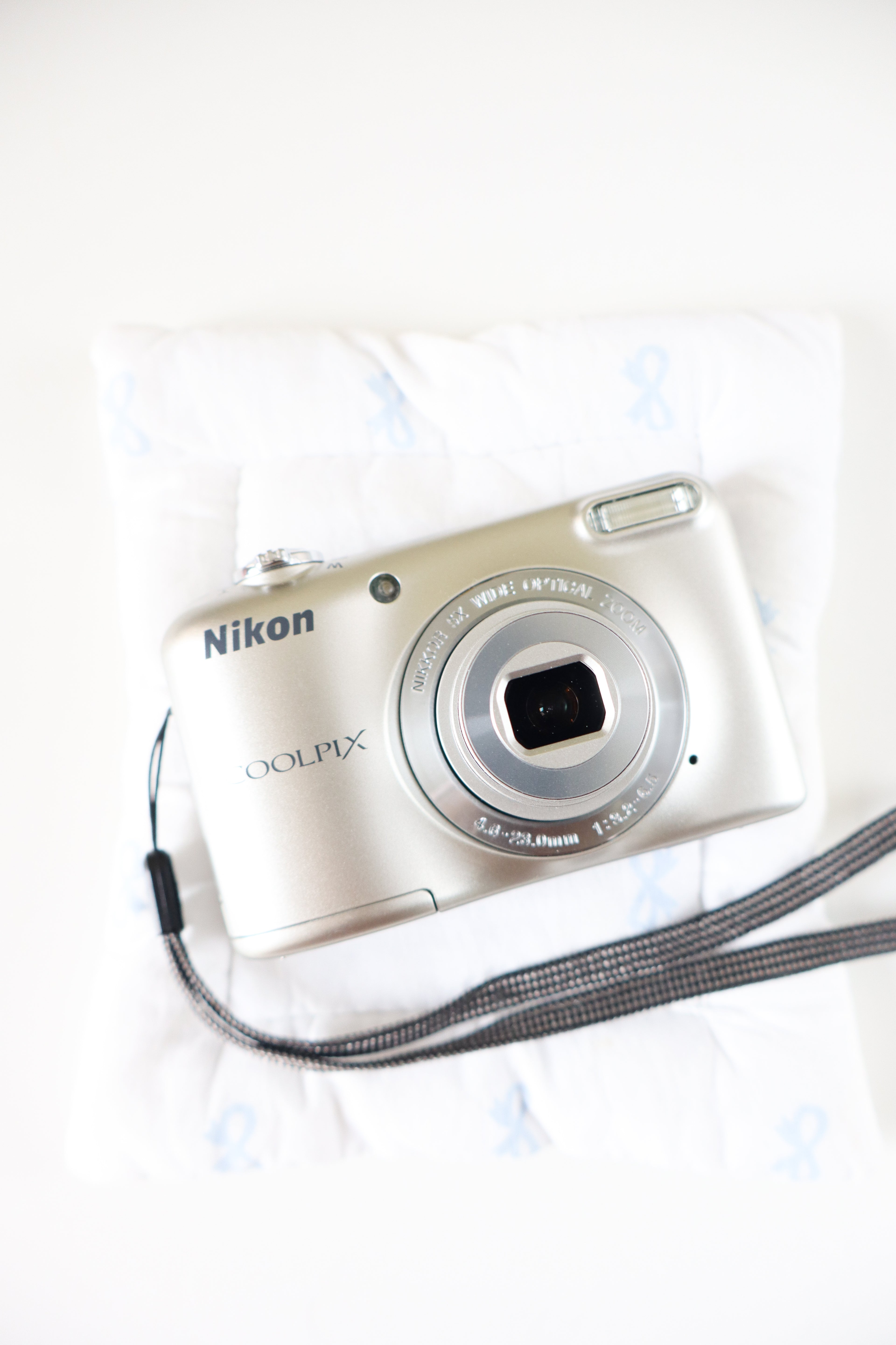 Nikon Coolpix L31 (Champagne, Boxed)