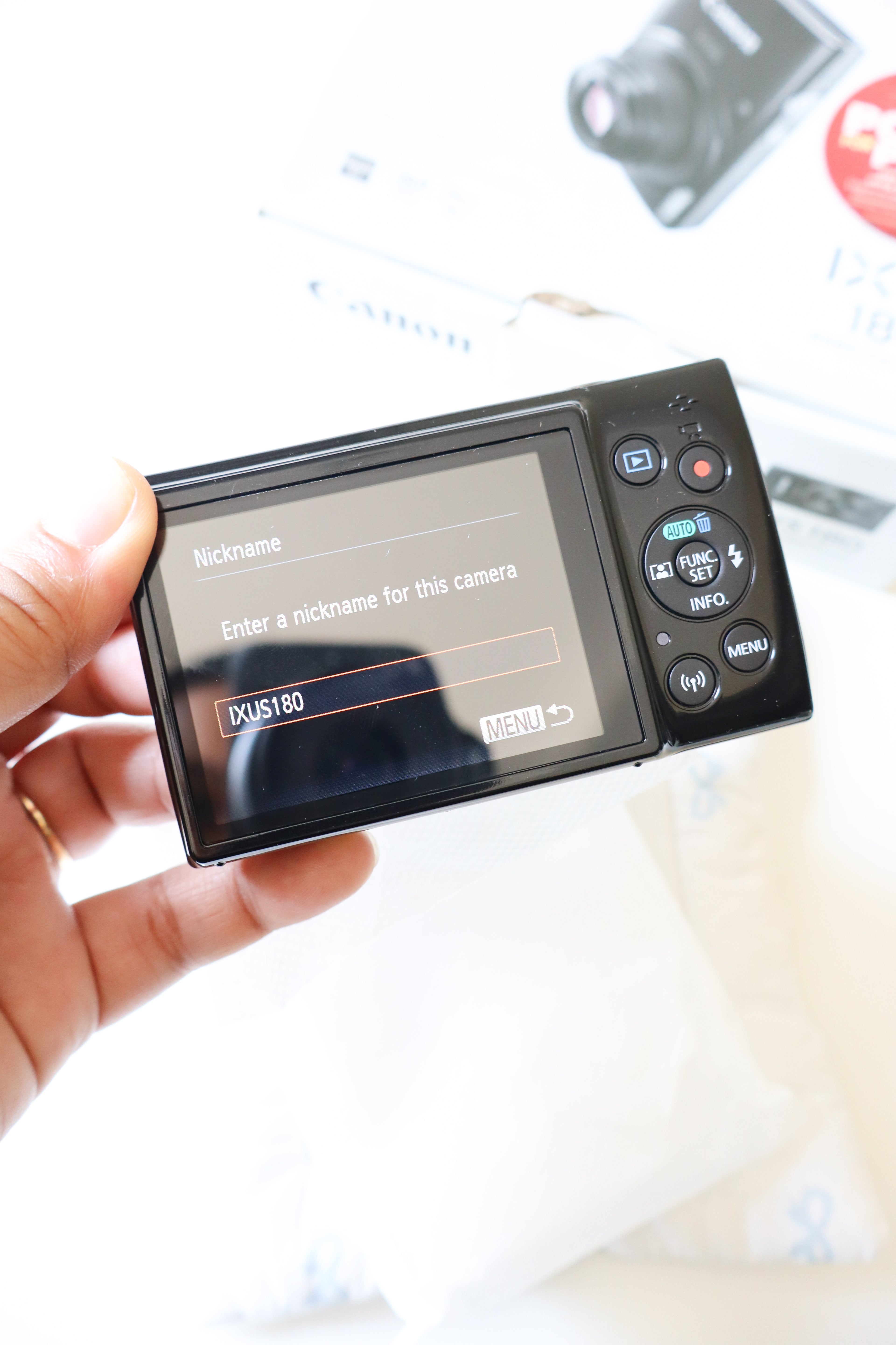Canon Ixus 180 | boxed