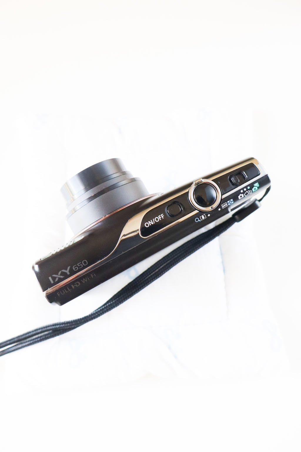 Canon IXY 650