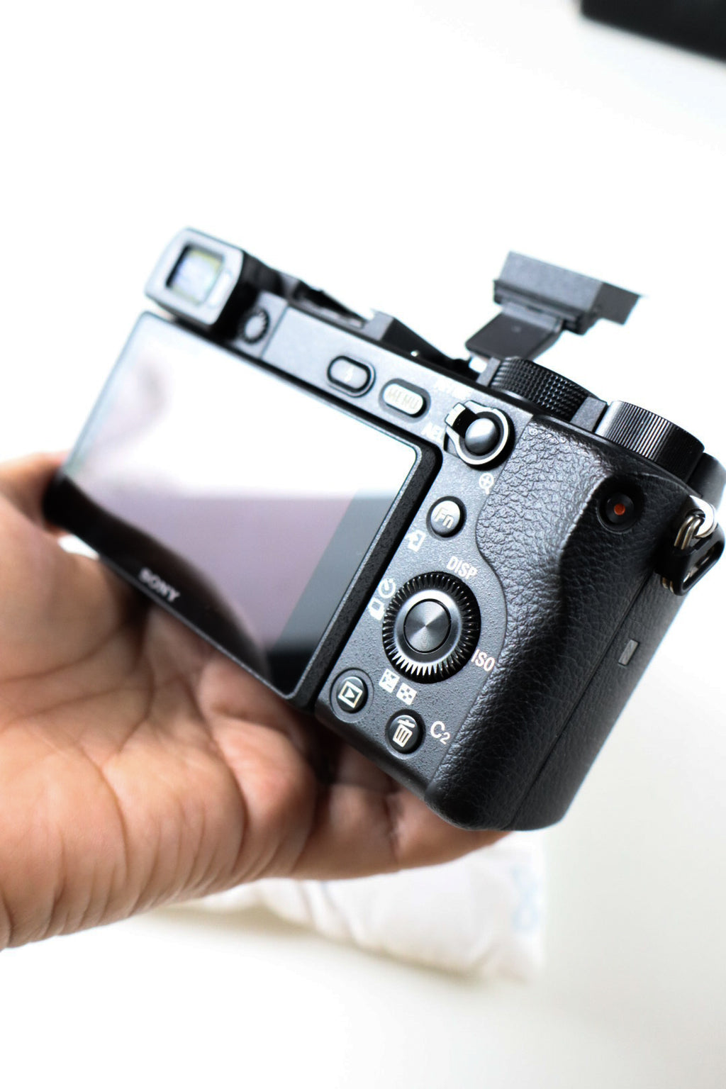 Sony a6400 + 16-50mm Lens | Boxed Complete + FREE Extension Tubes